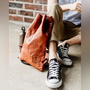 NWT Berliner Bags Leather Gym Bag Vintage Brown, Unisex